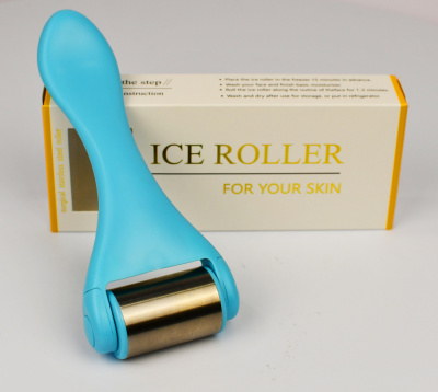 Массажер для лица и век Ice Roller blue в подарочной упаковке1