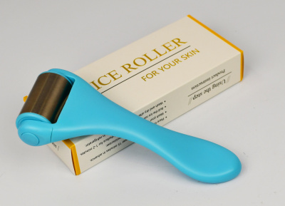 Массажер для лица и век Ice Roller blue в подарочной упаковке4