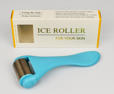 Массажер для лица и век Ice Roller blue в подарочной упаковке6